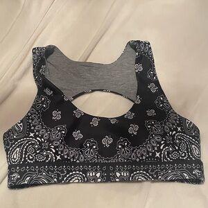 Vull Bandana Print Sports Bra